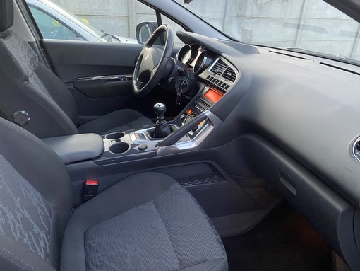 Peugeot 3008 1.6 HDI 110 Ch premium 2010 - vue 4