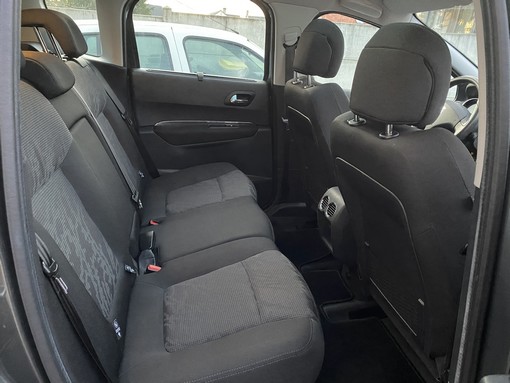 Peugeot 3008 1.6 HDI 110 Ch premium 2010 - vue 5