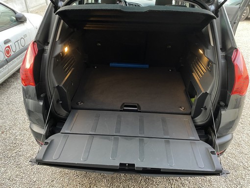 Peugeot 3008 1.6 HDI 110 Ch premium 2010 - vue 8