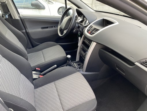 Peugeot 207 SW 1.4 95 Ch 2010 - vue 4