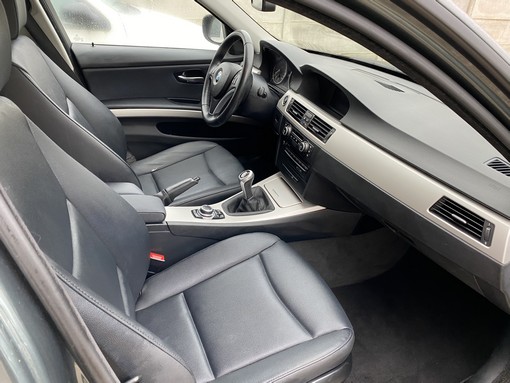 BMW 318D Touring pack cuir gps regulateur 2009 - vue 2