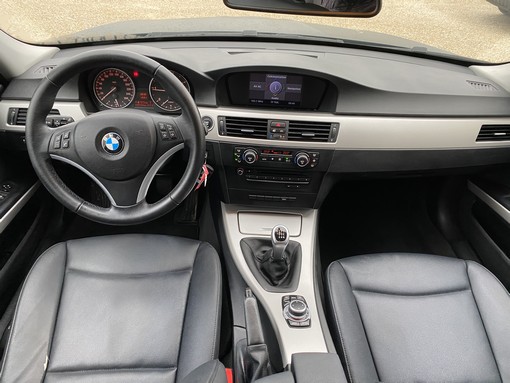BMW 318D Touring pack cuir gps regulateur 2009 - vue 5