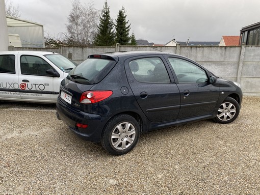 Peugeot 206+ 1.1 trendy 2012 - vue 2