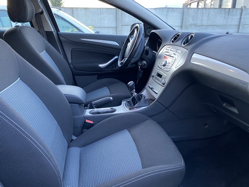 Ford Mondeo 2.0 TDCI 136 Ch 2009 - vue 4