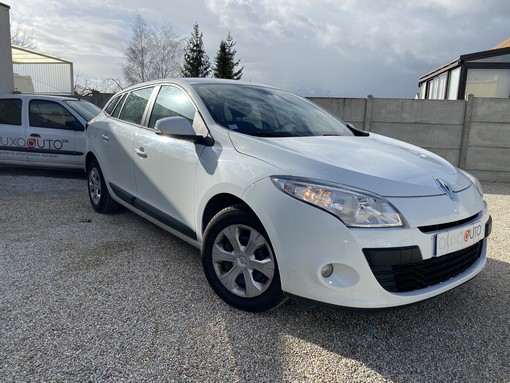 Renault Megane Estates 1.5 DCI 90ch 2009 - vue 3