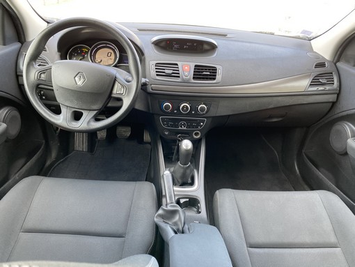 Renault Megane Estates 1.5 DCI 90ch 2009 - vue 7