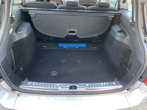 Peugeot 308 SW 1.6 HDI 110 Ch 2008 - vue 8