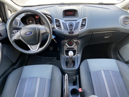 Ford Fiesta 1.4 TDCI 70 2010 - vue 6