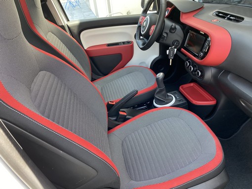 Renault Twingo 1.0 70ch intens 2019 - vue 4