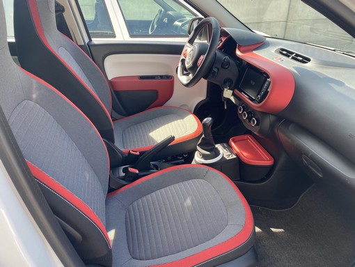 Renault Twingo 1.0 70ch intens 2018 - vue 2