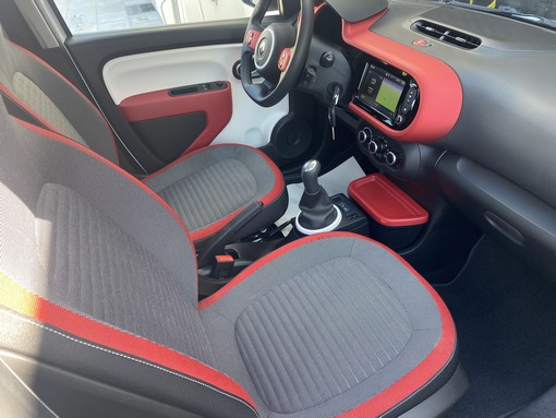 Renault Twingo 1.0 70ch intens 2019 - vue 4