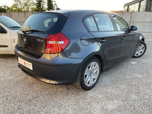 BMW 118D 2008 - vue 2