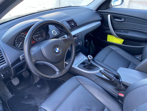 BMW 118D 2008 - vue 6