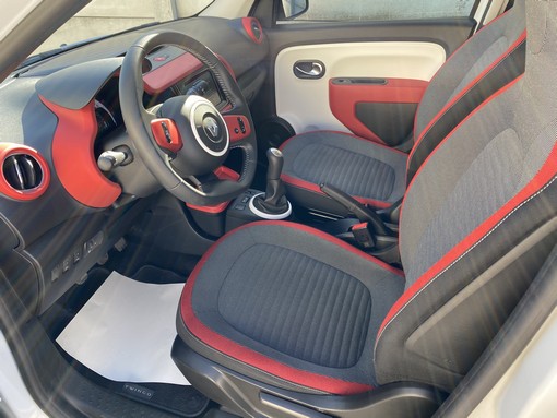 Renault Twingo 1.0 70ch intens 2019 - vue 2
