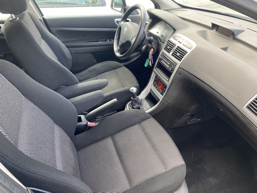 Peugeot 307 SW 1.6 HDI 110 2007 - vue 2