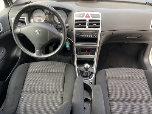 Peugeot 307 SW 1.6 HDI 110 2007 - vue 4