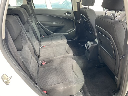Peugeot 308 SW 1.6 HDI 110 Ch 2008 - vue 5
