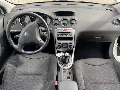 Peugeot 308 SW 1.6 HDI 110 Ch 2008 - vue 7