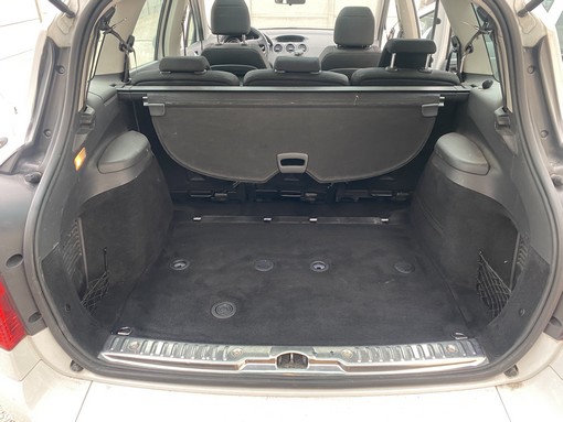 Peugeot 308 SW 1.6 HDI 110 Ch 2008 - vue 7
