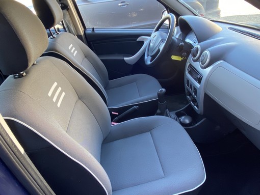 Dacia Sandero 1.2 85 ambiante 2012 - vue 4