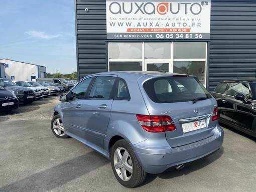 Mercedes-Benz B200 2010 - vue 3