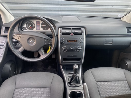 Mercedes-Benz B200 2010 - vue 6