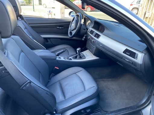 BMW 320D Cabriolet 163ch 2009 - vue 3