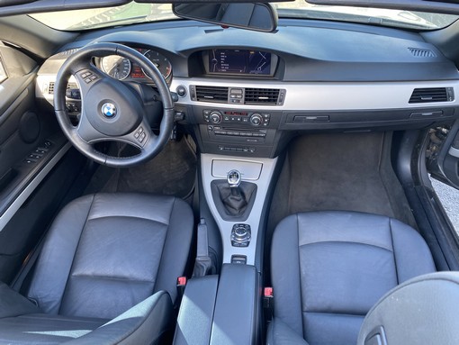 BMW 320D Cabriolet 163ch 2009 - vue 5