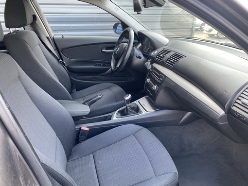 BMW 118D 2008 - vue 4