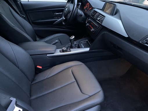 BMW 318D Touring 2013 - vue 6