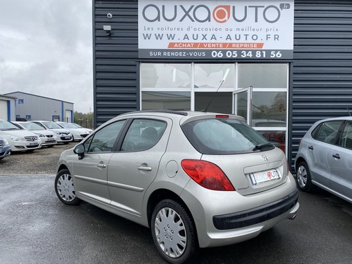 Peugeot 207 1.6 HDI 90 2008 - vue 2
