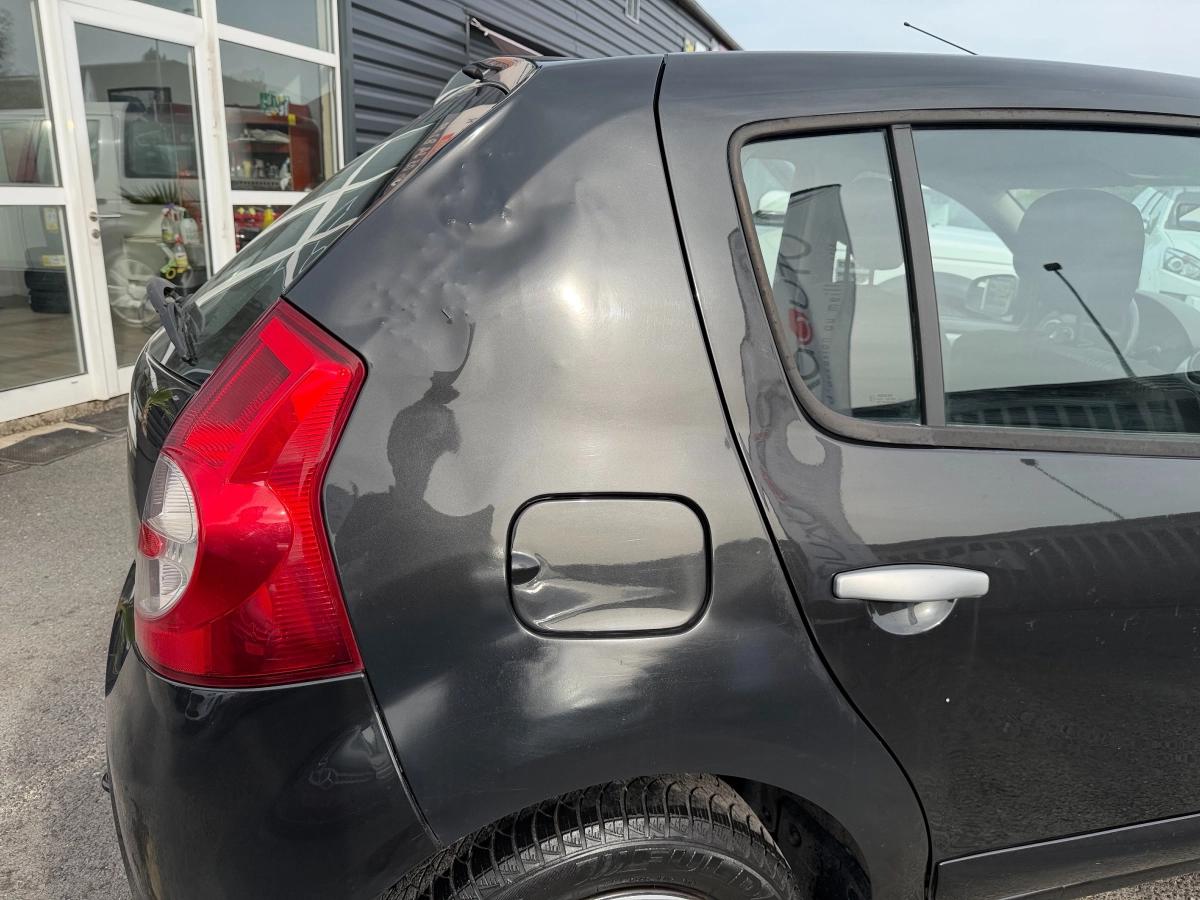 Dacia Sandero 1.2 75 LAUREATE 2011 - vue 11