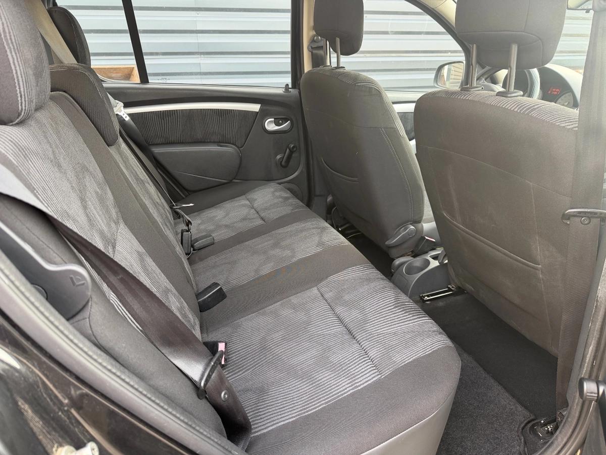Dacia Sandero 1.2 75 LAUREATE 2011 - vue 12