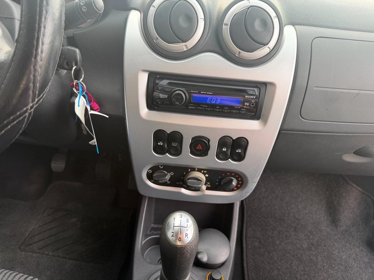 Dacia Sandero 1.2 75 LAUREATE 2011 - vue 17