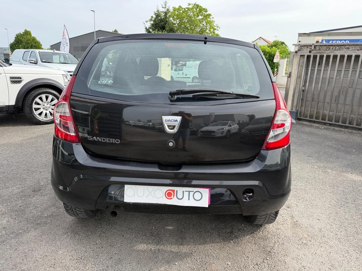 Dacia Sandero 1.2 75 LAUREATE 2011 - vue 3