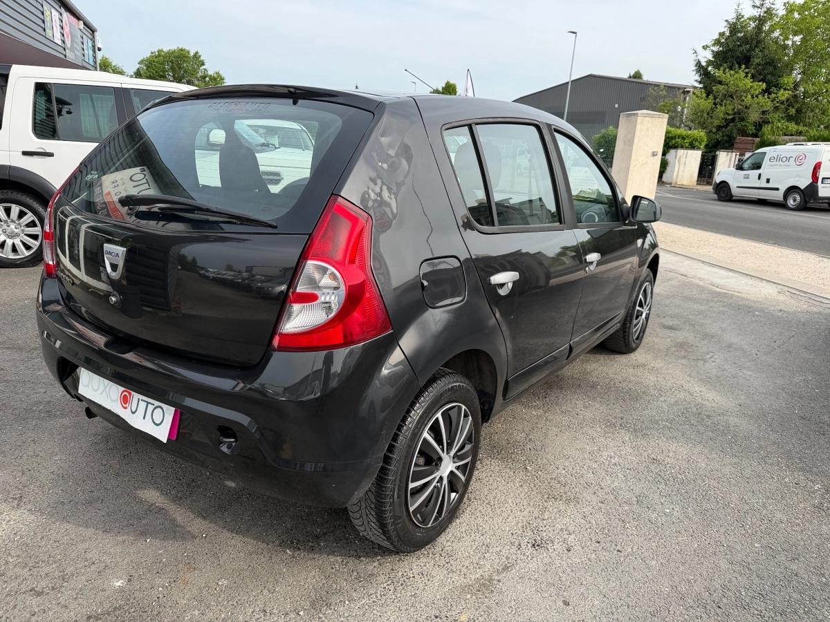 Dacia Sandero 1.2 75 LAUREATE 2011 - vue 4