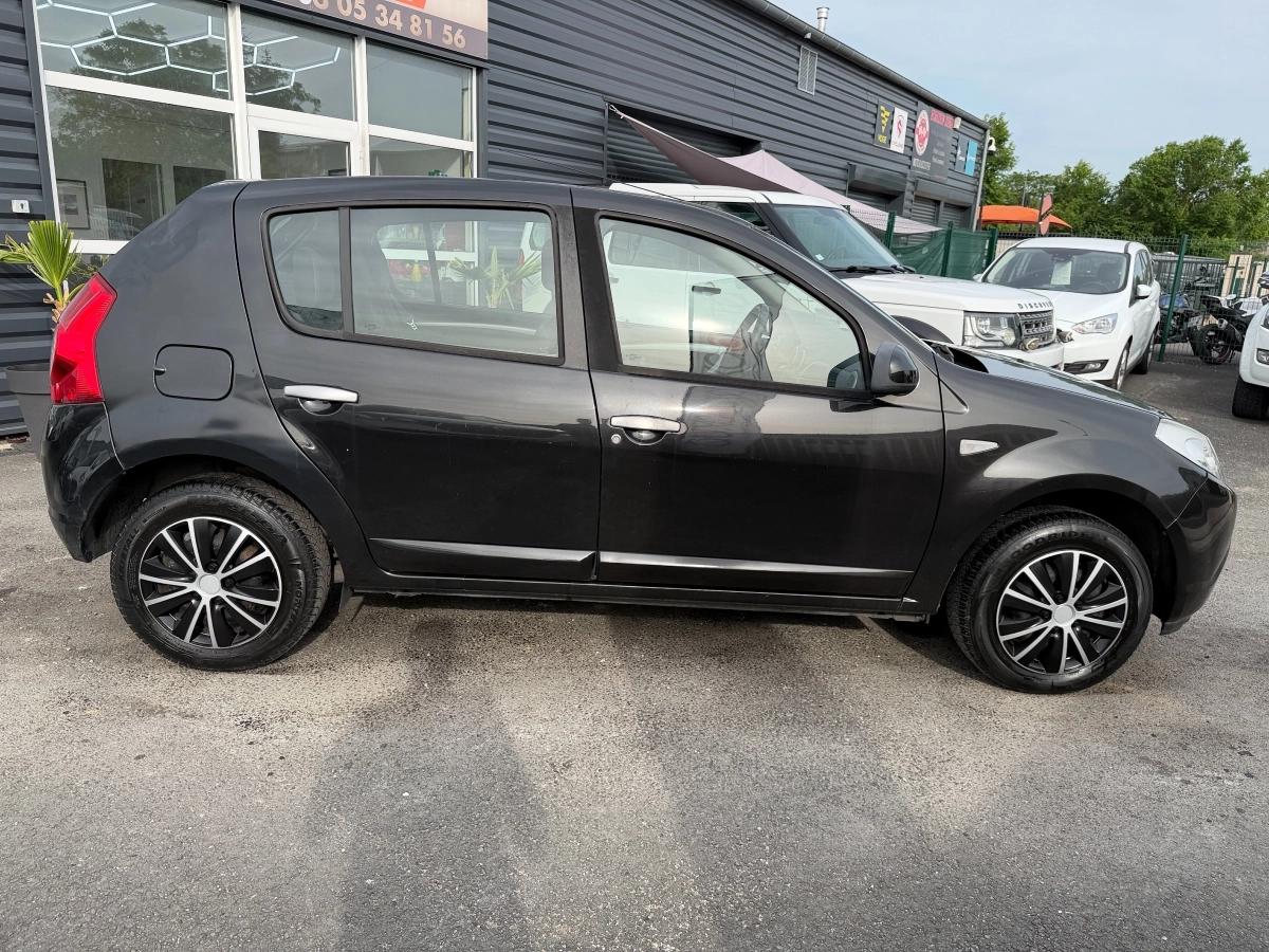 Dacia Sandero 1.2 75 LAUREATE 2011 - vue 9