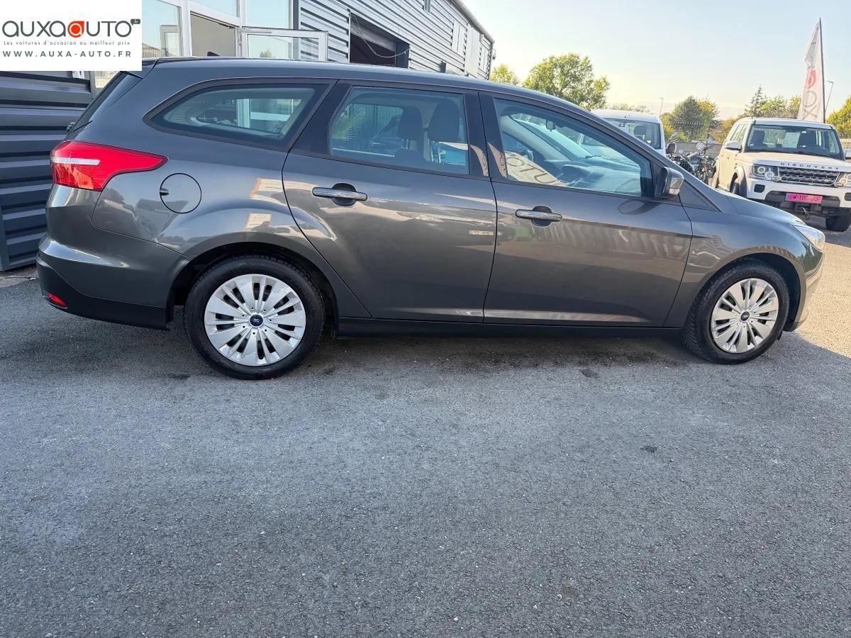 Ford Focus 2015 - vue 3