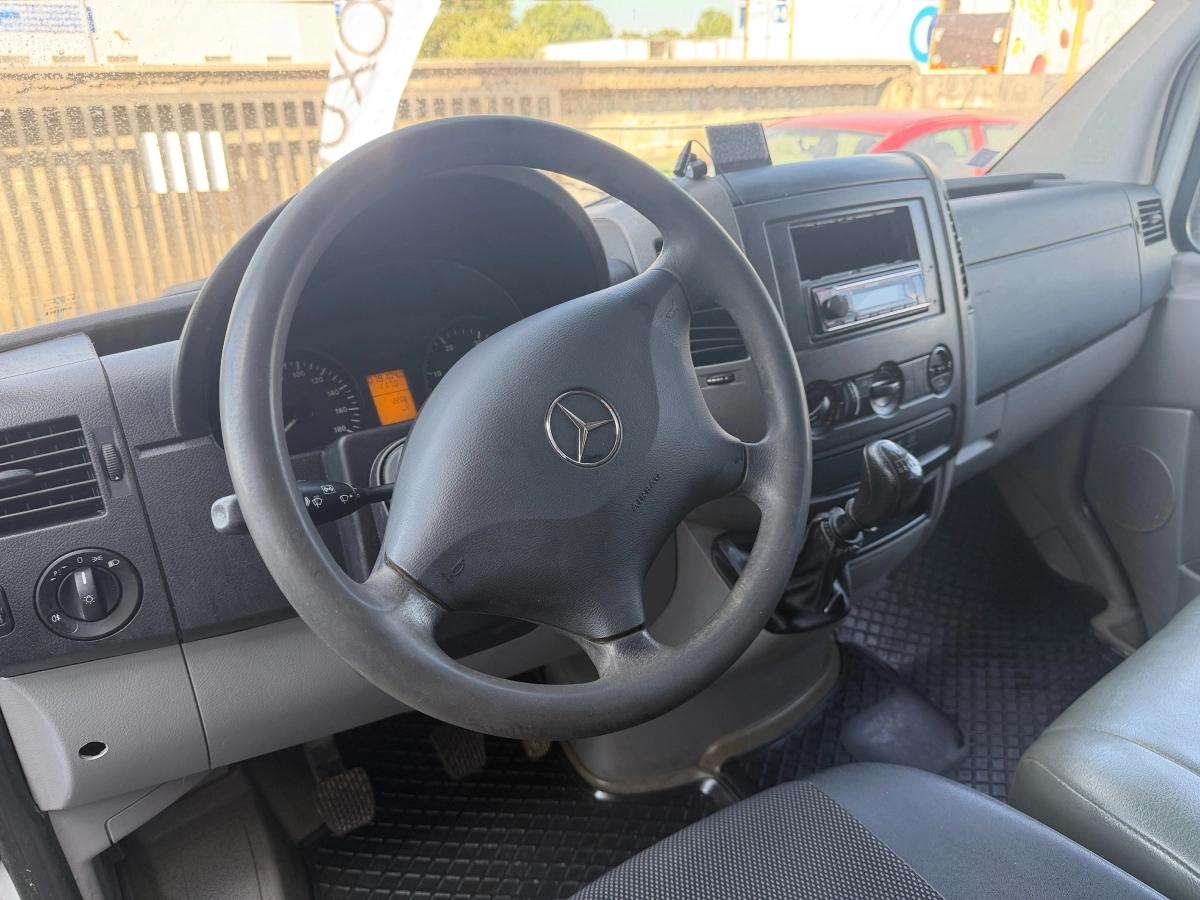 Mercedes-Benz Sprinter Vu FOURGON 37S 2.2 313 CDI 130 3T5 2012 - vue 12