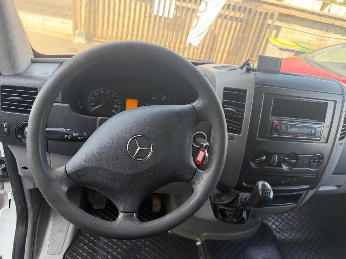 Mercedes-Benz Sprinter Vu FOURGON 37S 2.2 313 CDI 130 3T5 2012 - vue 13
