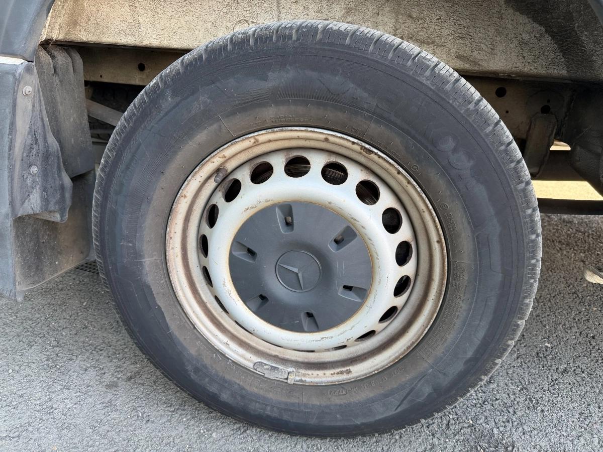 Mercedes-Benz Sprinter Vu FOURGON 37S 2.2 313 CDI 130 3T5 2012 - vue 26