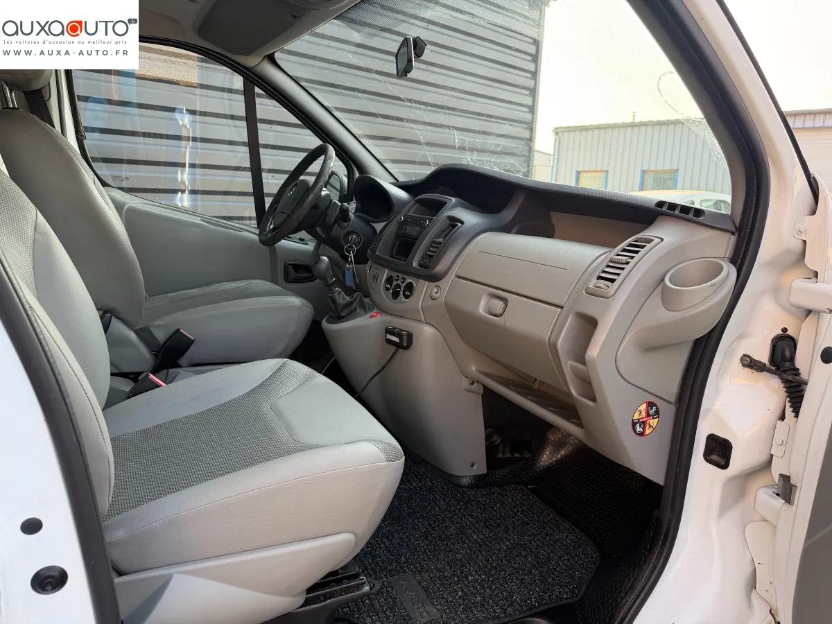 Opel Vivaro Vu 2013 - vue 11