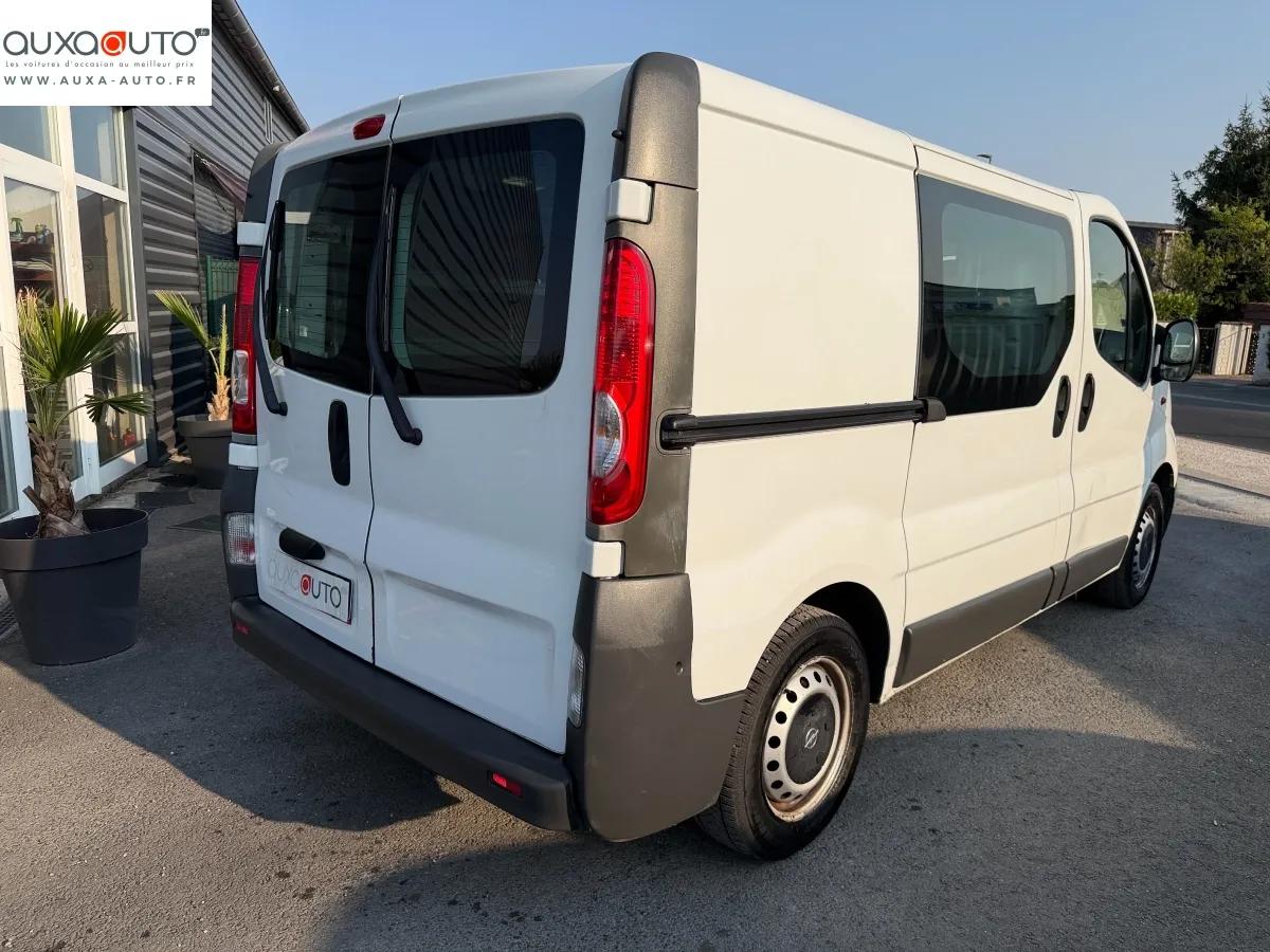 Opel Vivaro Vu 2013 - vue 2