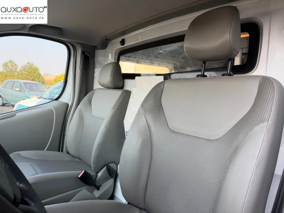 Opel Vivaro Vu 2013 - vue 12