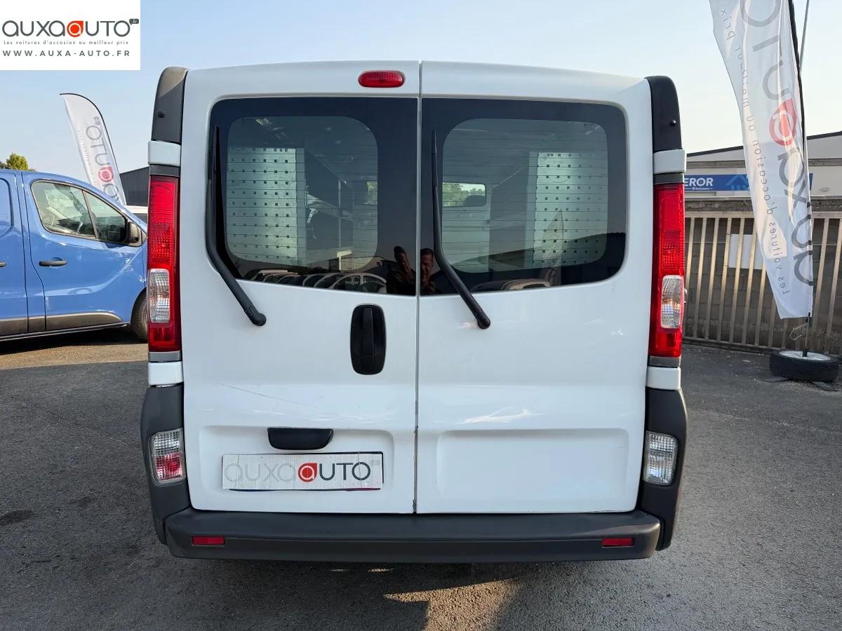 Opel Vivaro Vu 2013 - vue 4