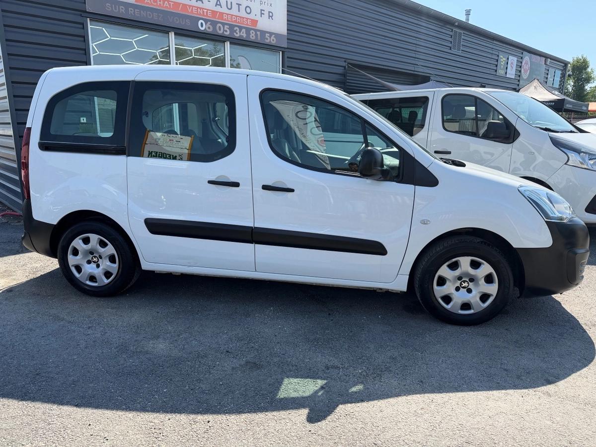 Peugeot Partner COMBI 1.6 HDI 75 PACK 2016 - vue 3