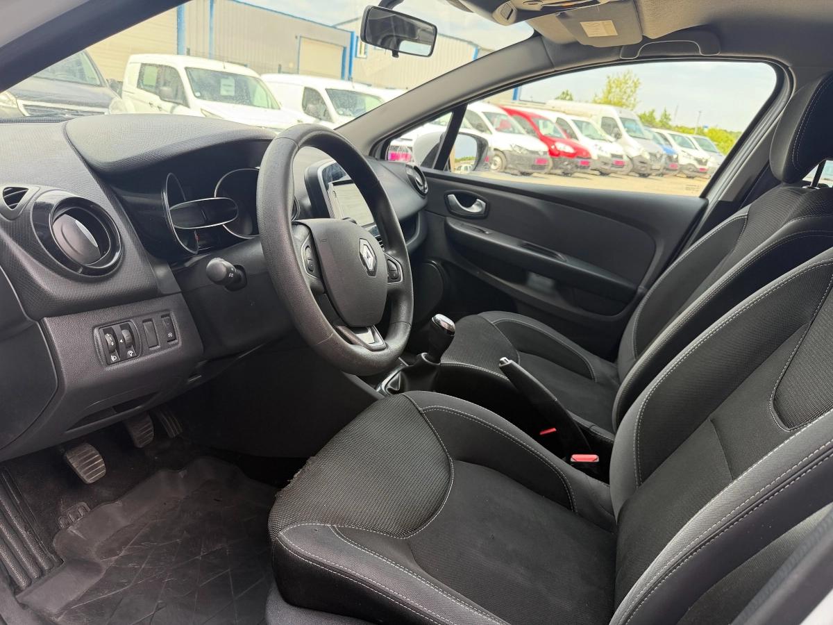 Renault Clio 0.9 TCE 90 ENERGY ZEN 2019 - vue 10