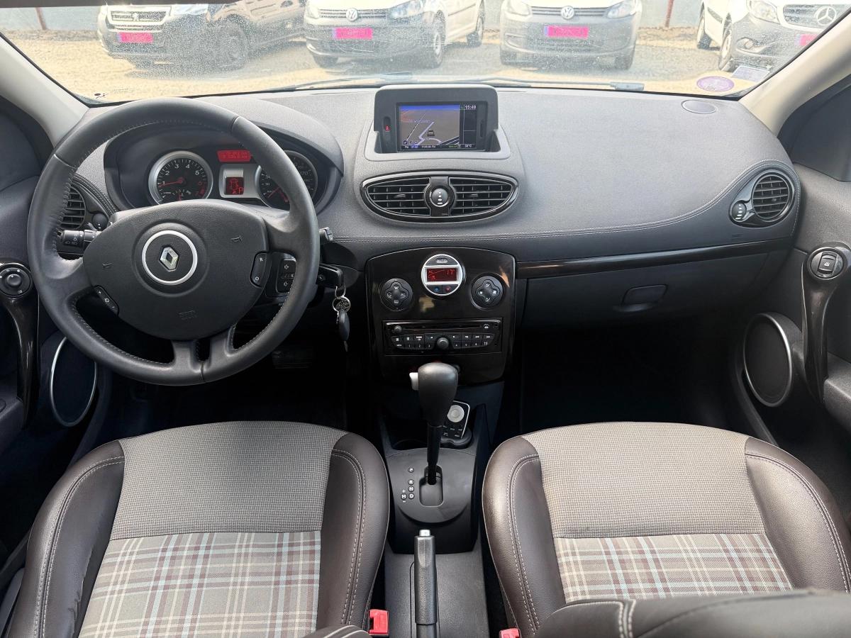 Renault Clio 1.6 110 XV-DE-FRANCE BVA 2012 - vue 14