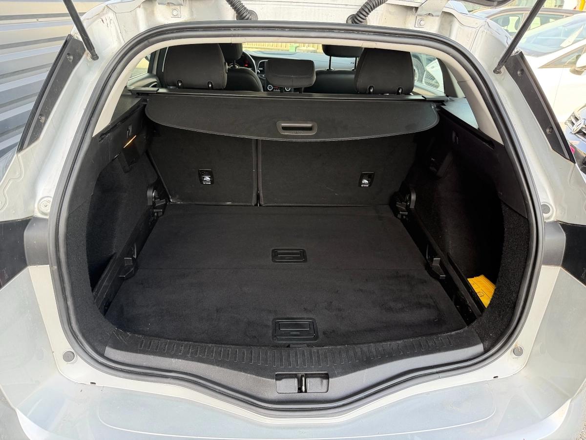 Renault Megane ESTATE 1.5 DCI 110 ENERGY BUSINESS 2018 - vue 10