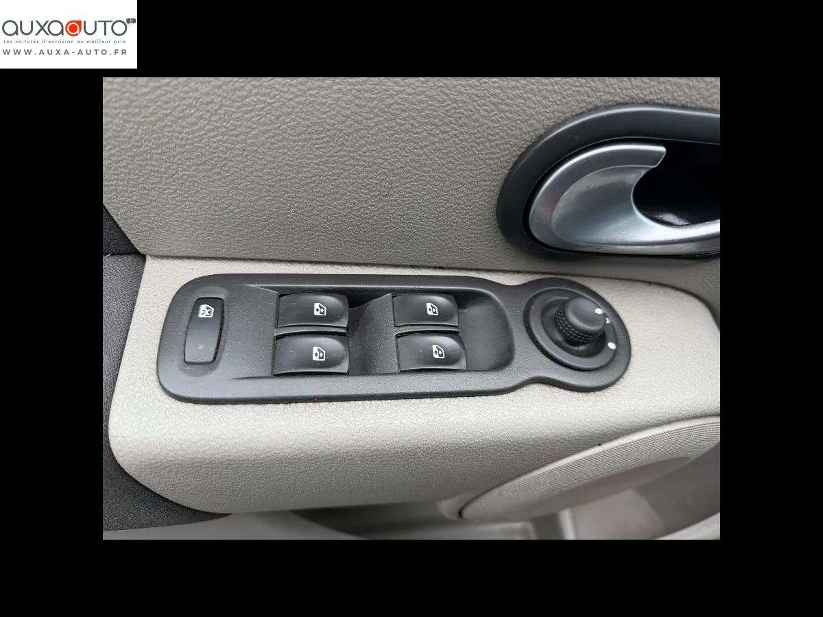 Renault Modus 1.4 100 LUXE DYNAMIQUE 2004 - vue 19